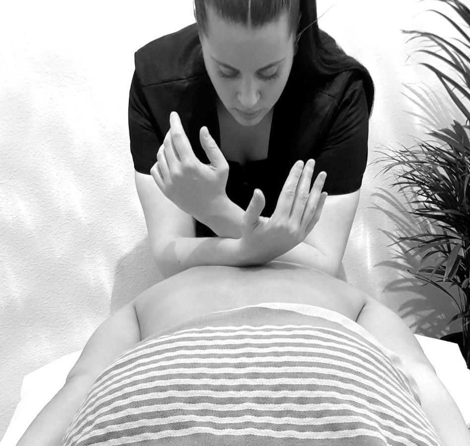 La Villa Mediterranee Wellness Spa Piscine Saint-Drezery Exteriör bild