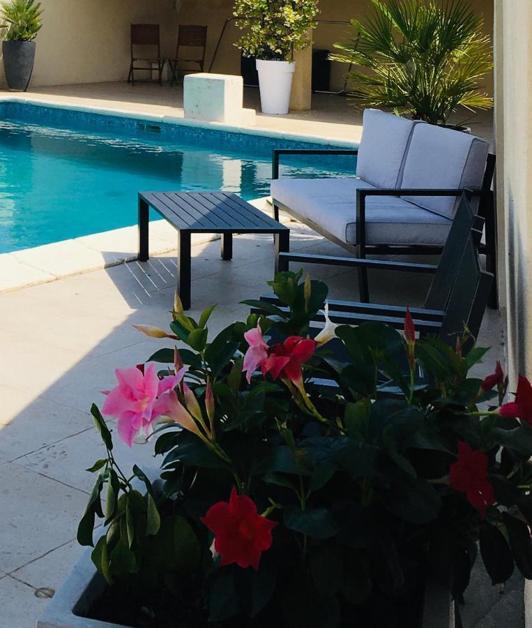 La Villa Mediterranee Wellness Spa Piscine Saint-Drezery Exteriör bild